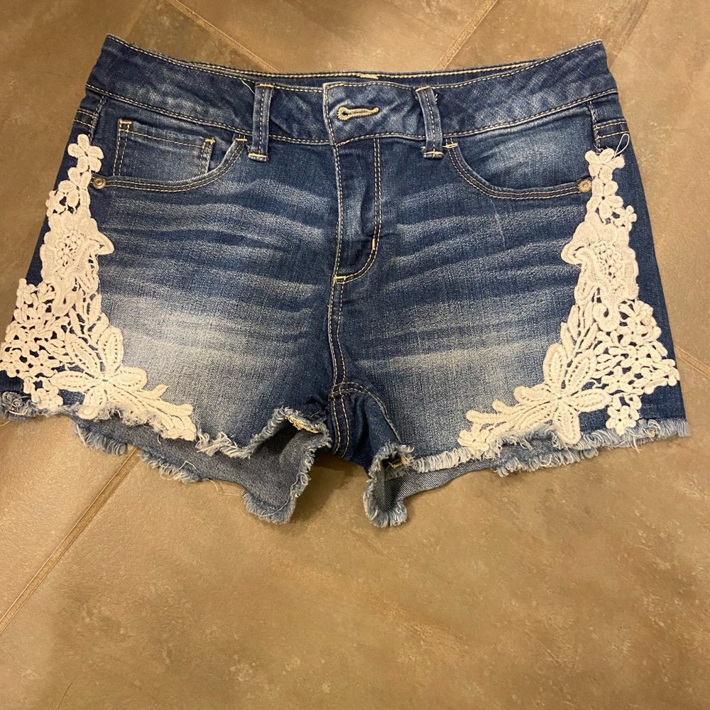 Girls jean shorts with lace